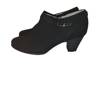 Sleek Black Ankle Booties for Versatile Style